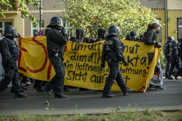 Riots at solidarity demonstration for Lina E , After the verdict with a long prison sentence in Dresden, against the left-wing extremist Lina E ,there were numerous solidarity demonstrations, where hundreds of people took to the streets against the conviction At a solidarity demonstration in