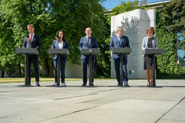Kai Niebert, Yasmin Fahimi, Olaf Scholz, Jörg Dittrich, Marie Luise Wolff Meeting of the Alliance for Transformation at the Federal Chancellery with Chancellor Olaf Scholz, Yasmin Fahimi, Chairwoman, German Trade Union Federation (DGB), President of Crafts Jörg Dittrich, President of the German Conservation Ring, Kai Niebert, President of the German Ene