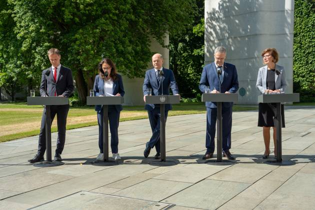 Kai Niebert, Yasmin Fahimi, Olaf Scholz, Jörg Dittrich, Marie Luise Wolff Meeting of the Alliance for Transformation at the Federal Chancellery with Chancellor Olaf Scholz, Yasmin Fahimi, Chairwoman, German Trade Union Federation (DGB), President of Crafts Jörg Dittrich, President of the German Conservation Ring, Kai Niebert, President of the German Ene