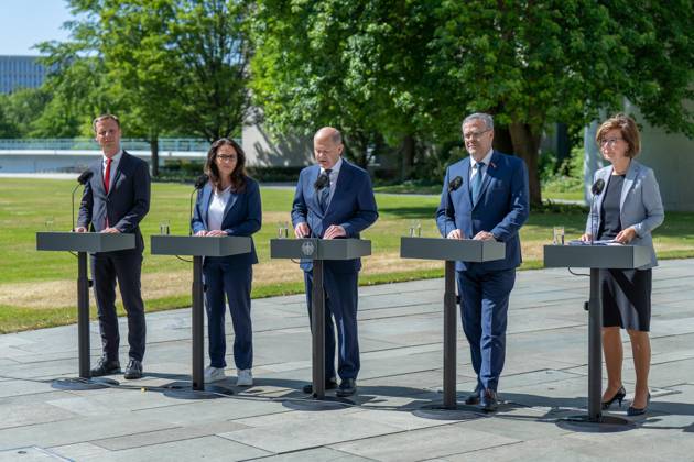 Kai Niebert, Yasmin Fahimi, Olaf Scholz, Jörg Dittrich, Marie Luise Wolff Meeting of the Alliance for Transformation at the Federal Chancellery with Chancellor Olaf Scholz, Yasmin Fahimi, Chairwoman, German Trade Union Federation (DGB), President of Crafts Jörg Dittrich, President of the German Conservation Ring, Kai Niebert, President of the German Ene