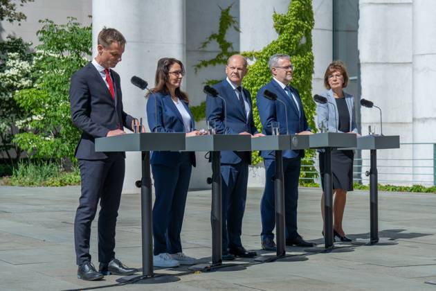 Kai Niebert, Yasmin Fahimi, Olaf Scholz, Jörg Dittrich, Marie Luise Wolff Meeting of the Alliance for Transformation at the Federal Chancellery with Chancellor Olaf Scholz, Yasmin Fahimi, Chairwoman, German Trade Union Federation (DGB), President of Crafts Jörg Dittrich, President of the German Conservation Ring, Kai Niebert, President of the German Ene