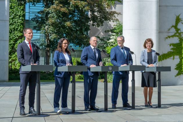 Kai Niebert, Yasmin Fahimi, Olaf Scholz, Jörg Dittrich, Marie Luise Wolff Meeting of the Alliance for Transformation at the Federal Chancellery with Chancellor Olaf Scholz, Yasmin Fahimi, Chairwoman, German Trade Union Federation (DGB), President of Crafts Jörg Dittrich, President of the German Conservation Ring, Kai Niebert, President of the German Ene
