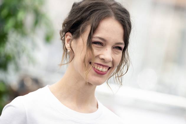 Cannes - Un Certain Regard Photocall Paula Beer attends the photocall for the Un Certain Regard jury at the 76th annual Cannes film festival at Palais des Festivals on May 17, 2023 in Cannes, France. Photo by David Niviere ABACAPRESS.COM CANNES France Copyright: xNivierexDavid ABACAPRESS.COMx 853245_051 NivierexDavid ABACAPRESS.COMx 853245_051