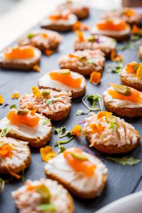 Food from a Salmon skewer Event Wedding dinner and Buffet Celebration Or Party, Dinner and Food at a Black people Chalkboard Copyright: imageBROKER/UnaixHuizi ibxuhu09317001