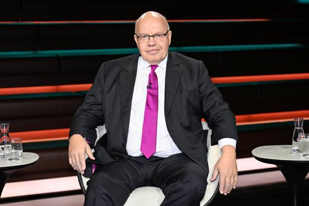 Peter Altmaier politician 06 23 her Peter Altmaier on 6 June 2023 in Markus Lanz , ZDF TV Fernsehen Talkshow Talk Show Deutschlan d German German man ex Federal Minister of Economics CDU former former minister Federal Minister of Economics politics German politician across half sitting smiling