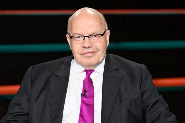 Peter Altmaier politician 06 23 her Peter Altmaier on 6 June 2023 in Markus Lanz , ZDF TV Fernsehen Talkshow Talk Show Deutschlan d german german man ex Federal Minister of Economics CDU former former minister Federal Minister of Economics politics german politician cross portrait smiling