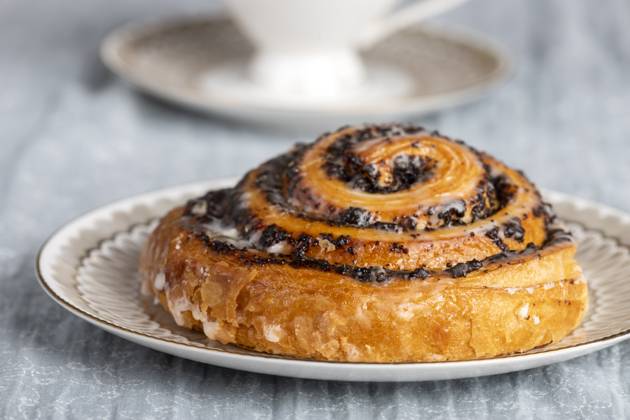 IMAGO Creative: Food, Mohn Nahaufnahme eines Mohnstrudels Nahaufnahme eines Mohnstrudels Copyright: xZoonar.com BerndxJuergensx 15598592