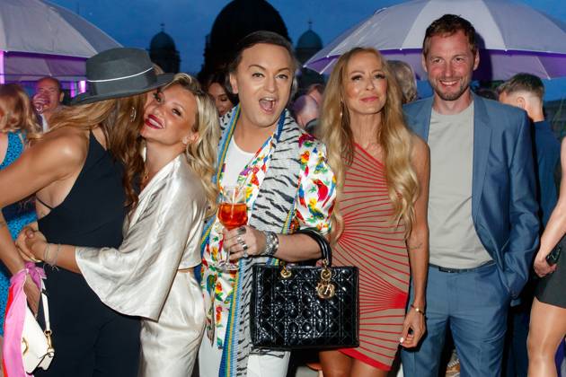 Party Bertelsmann Lilly Becker, Evelyn Burdecki, Julian F M Stöckel, Jenny Elvers and Dieter Könnes at the Bertelsmann Party 2023 at the Bertelsmann headquarters in Berlin on 15 06 2023 Copyright: xEventpressxKochanx