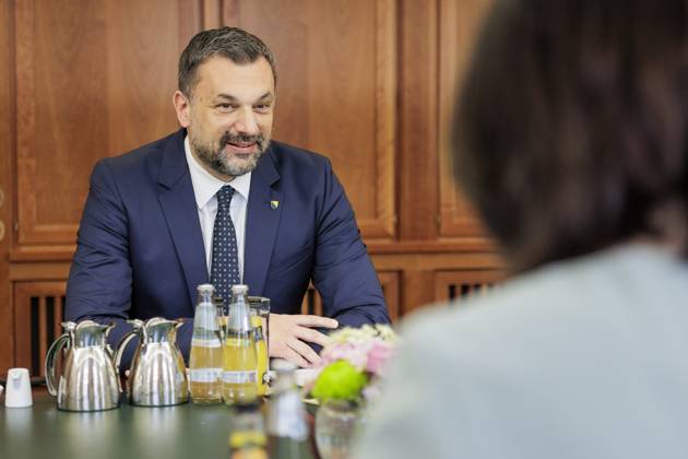 Annalena Baerbock Buendnis 90 Die Gruenen , Federal Minister of Foreign Affairs, and Elmedin Dino Konakovic, Minister of Foreign Affairs of Bosnia and Herzegovina, recorded during a meeting at the Foreign Office in Berlin, 16 06 2023 Berlin Germany Copyright: xKiraxHofmannx