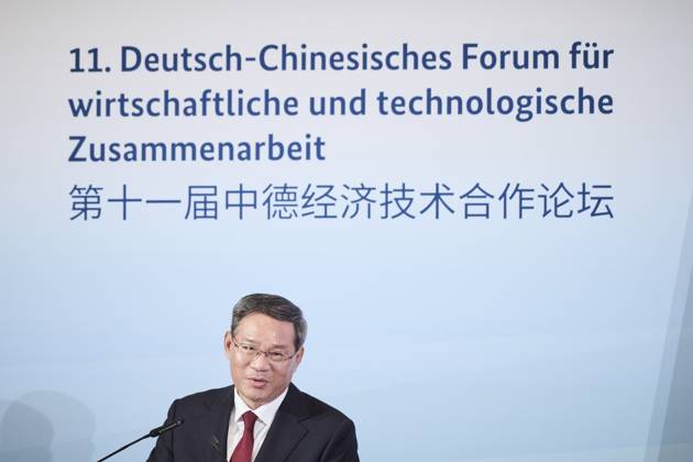 Berlin, Speech by Olaf Scholz and Li Qiang at the 11 German Chinese Forum for Economic and Technological Cooperation followed by the signing of a contract Li Qiang Premier of China delivers a speech at the 11 German Chinese Forum for Economic and Technological Cooperatio
