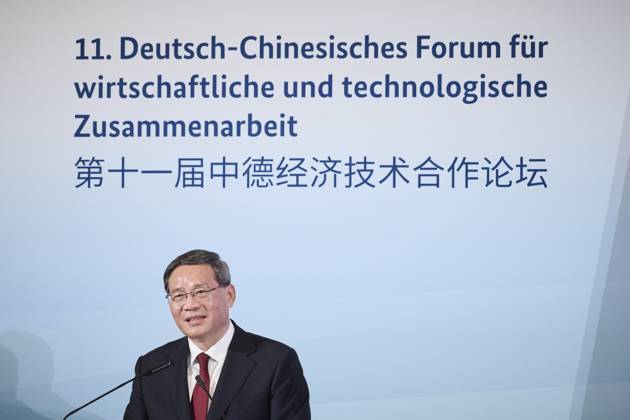 Berlin, Speech by Olaf Scholz and Li Qiang at the 11 German Chinese Forum for Economic and Technological Cooperation followed by the signing of a contract Li Qiang Premier of China delivers a speech at the 11 German Chinese Forum for Economic and Technological Cooperatio