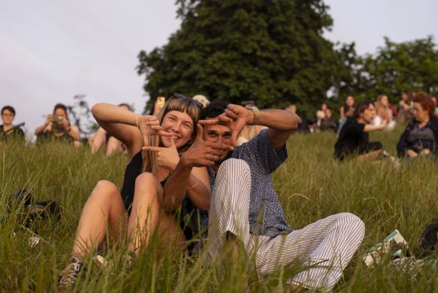 General view as people gather on the Summer Solstice (21st June) and watch a sunset over London seen from Greenwich Park, London. Greenwich London England Greenwich Park  Copyright: xBenjaminxGilbertx