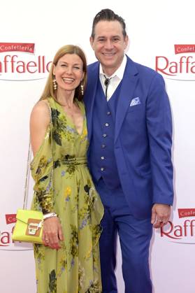Sascha Vollmer with wife Jennifer Vollmer at Raffaello Summer Day 2023 at the Königliche Porzellan Manufaktur Berlin, 21 06 2023 Foto:xF.xKernx xFuturexImage