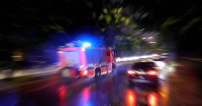 Thunderstorms over Berlin, thunderstorms with numerous lightning and heavy rain showers over Berlin on Thursday evening According to a statement from the Berlin Fire Department were until 0 25 oclock, 36 weather-related operations to record Berlin Berlin Germany