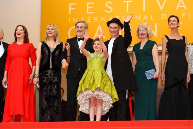 Cannes - BFG Screening Kristie Macosko, Frank Marshall, Kathleen Kennedy, Kate Capshaw, Steven Spielberg, Ruby Barnhill, Mark Rylance, Claire van Kampen, Lucy Dahl, Penelope Wilton and Rebecca Hall attend The BFG (Le Bon Gros Geant - Le BGG) premiere as part of the 69th annual Cannes Film Festival at the Palais des Festivals on May 14, 2016 in Cannes, France. Photo by Shootpix ABACAPRESS.COM Cannes France Copyright: xShootpix ABACAx 546786_181 Shootpix ABACAx 546786_181