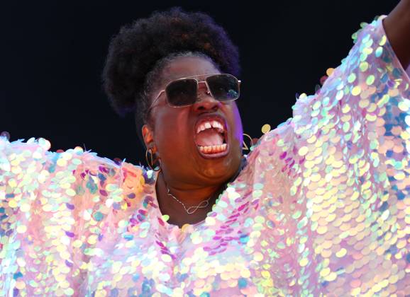 The Weather Girls singer Dorrey Lyles performance at the Parkbühne Wuhlheide on 24 06 2023 at the Berliner Rundfunk Open Air in Berlin Copyright: xmix1x