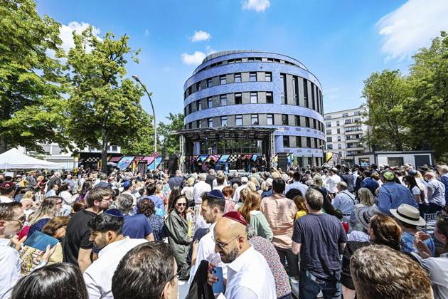 <p>Eröffnungsfeier Pears Jüdischer Campus (PJC) Mit Berlins Regierendem Bürgermeister Kai Wegner, dem israelischen Botschafter Ron Prosor, dem Präsidenten des Zentralrates der Juden und Kuratoriumsmitglied der Stiftung Jüdischer Campus, Josef Schuster., fotografiert am 25. Juni 2023 in Berlin. Deutschland Berlin Berlin Copyright: MaurizioxGambarini