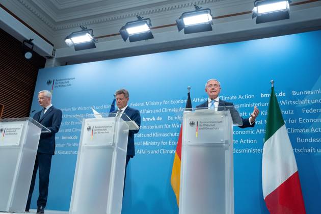 Press conference on critical raw materials, Robert Habeck, Bruno Le Maire, Adolfo Urso Press conference by Robert Habeck, Federal Minister for the Economy and Climate Protection, Bruno Le Maire, Minister of Economy, Finance and Industrial and Digital Sovereignty France , and Adolfo Urso, Minister of Enterprise and Made in Italy Italy , 26.6 2023 Berlin Berlin GER