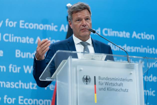 Press conference on critical raw materials, Robert Habeck Press conference by Robert Habeck, Federal Minister for the Economy and Climate Protection, Bruno Le Maire, Minister for the Economy, Finance and Industrial and Digital Sovereignty France , and Adolfo Urso, Minister for Enterprise and Made in Italy Italy , 26.6 2023 Berlin Berlin GER