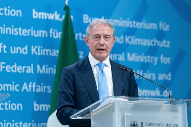 Press conference on critical raw materials, Adolfo Urso Press conference by Robert Habeck, Federal Minister for the Economy and Climate Protection, Bruno Le Maire, Minister of Economy, Finance and Industrial and Digital Sovereignty France , and Adolfo Urso, Minister of Enterprise and Made in Italy Italy , 26.6 2023 Berlin Berlin GER