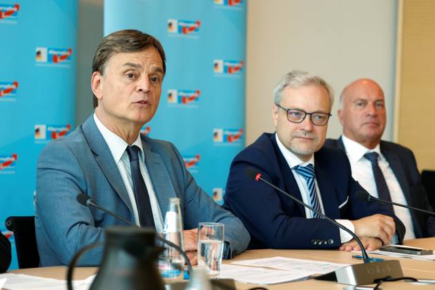 First Parliamentary Secretary of the AfD parliamentary group in the German Bundestag, Bernd Baumann, Marc Bernhard, AfD, AfD defense policy spokesman, Rüdiger Lucassen, Germany, Berlin, Reichstag, AfD session-weekly press briefing