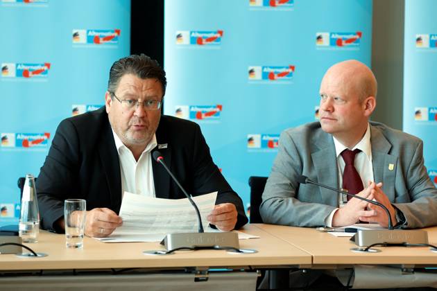 Parliamentary director and legal advisor of the AfD parliamentary group, Stephan Brandner, attorney Priv Doz Dr habil Ulrich Vosgerau, Germany, Berlin, Reichstag, AfD press conference on the subject of Organstreitverfahren der AfD Fraktion gegen die Bundesregierung wegen der Nichtbeteiligung des Bundestages bei den Panzerlieferungen an die Ukraine