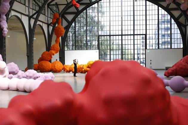 <p>Der Kunst Installation Devouring Lovers vom Spanische Kunstlerin Eva Fabregas waehrend der Pressevorbesichtigung im Museum Hamburger Bahnhof, Am 4 Juli 2023 in Berlin. Deutschland Berlin Berlin Copyright: MichelexTantussi