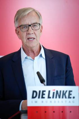 Statement Dietmar Bartsch before the parliamentary group meeting of the Bundestag Die Linke Aktuell, 04 07 2023, Berlin, Dietmar Bartsch in portrait at your statement in advance of the parliamentary group meeting Die Linke Bundestagsfraktion in the Reichstagsgebaeude Berlin Berlin Germany