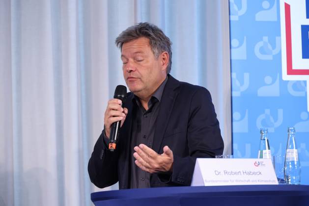 Vassiliiadis Neubauer and Habeck 04072023, Germany, Berlin, Rheinland Pfalz Landesvertretung, discussion event of the foundation of the trade union IGBCE, with Michael Vassiliadis IGBCE , Robert Habeck Minister für Wirtschaft, Mona Neubauer NRW Minister of Economics, here Minister of Economics Robert Habeck , Gruene, in front of a transformation sign Berlin Berlin Ger