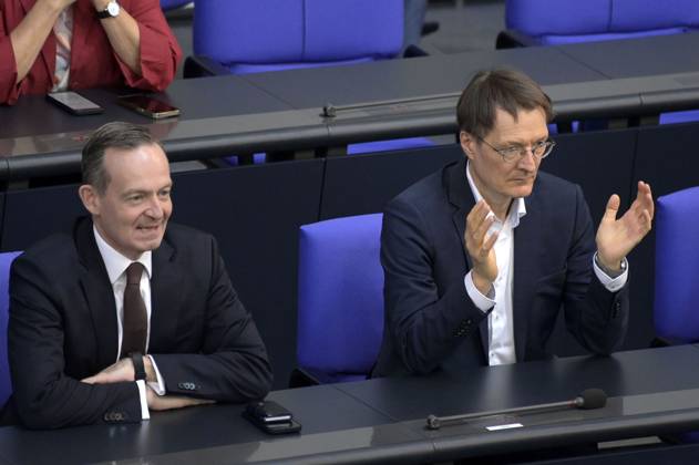Volker Wissing and Karl Lauterbach at the 116 session of the German Bundestag in the Reichstag building Berlin, 07 07 2023 Foto:xF.xKernx xFuturexImage