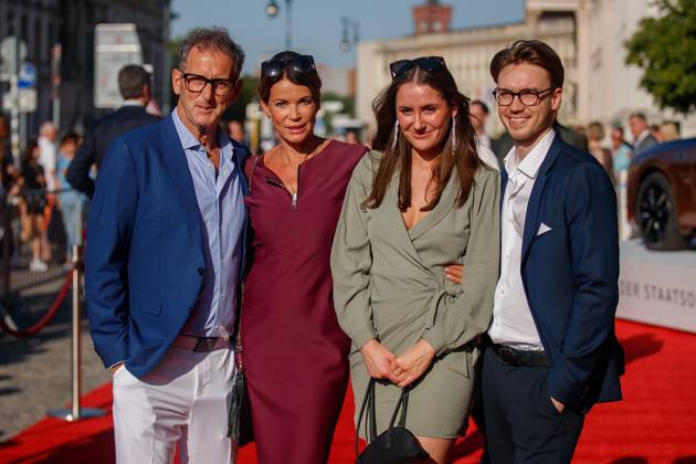Event State Opera for All Gerit Kling with husband Wolfram Becker and son Leon Kling with girlfriend Ioana at the State Opera for All on 08 07 2023 at the State Opera Berlin Copyright: xEventpressxKochanx