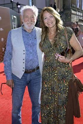 Dieter Hallervorden with wife Christiane Zander at the BMW X Staatsoper Unter den Linden event at the event Staatsoper für alle with Don Carlo as a live broadcast on the Bebelplatz Berlin, 08 07 2023 Foto:xF.xKernx xFuturexImage