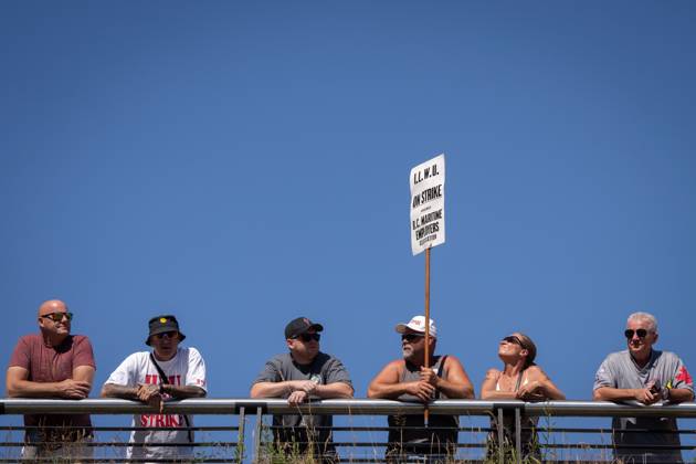 July 9, 2023, VANCOUVER, BC, CANADA: Striking port workers from the International Longshore and Warehouse Union Canada attend a rally in Vancouver, on Sunday, July 9, 2023. VANCOUVER CANADA  - ZUMAc35_ 20230709_zaf_c35_035 Copyright: xEthanxCairnsx