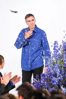 Paris Fashion Week - Christian Dior Runway Fashion designer Raf Simons walks the runway during the Christian Dior Ready to Wear show as part of the Paris Fashion Week Womenswear Spring Summer 2016 on October 2, 2015 in Paris, France. Photo by Alain Gil-Gonzalez ABACAPRESS.COM Paris France  Copyright: xGil-GonzalezxAlain ABACAx 518397_151 Gil-GonzalezxAlain ABACAx 518397_151 