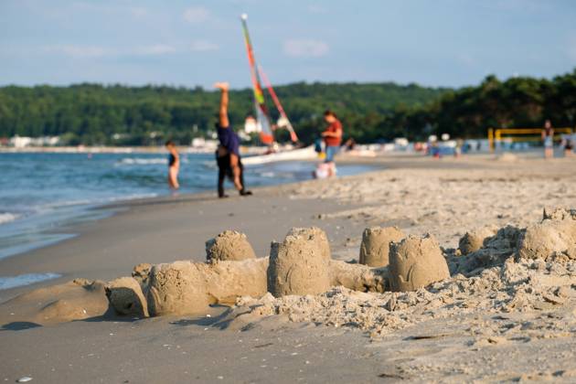 13 07 2023 View of the beach of Binz on the island of Rügen in Mecklenburg Western Pomerania In the foreground is a sand castle Binz is the largest seaside resort on the island of Rügen The municipality belongs to the district of Western Pomerania Rügen in Mecklenburg Western Pomerania The Baltic seaside
