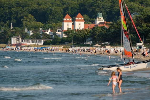 13 07 2023 View of the beach of Binz on the island of Rügen in Mecklenburg Western Pomerania Binz is the largest seaside resort on the island of Rügen The municipality belongs to the district of Western Pomerania Rügen in Mecklenburg Western Pomerania The Baltic seaside resort has borne its title since 1885 and is an attraction and vacatio
