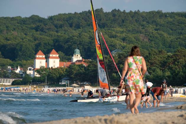 13 07 2023 View of the beach of Binz on the island of Rügen in Mecklenburg Western Pomerania Binz is the largest seaside resort on the island of Rügen The municipality belongs to the district of Western Pomerania Rügen in Mecklenburg Western Pomerania The Baltic seaside resort has borne its title since 1885 and is an attraction and vacatio
