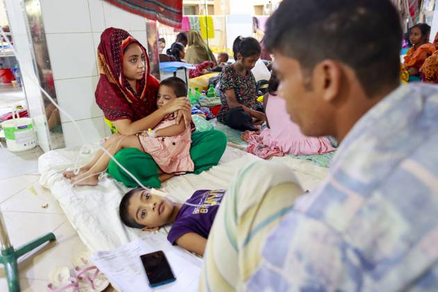 Bangladesh Confronts Surge In Dengue Cases - Dhaka Children suffer from dengue fever receive medical treatment at a hospital, in Dhaka, Bangladesh, July 14, 2023. . Dengue infection has increased five times since 1 January to 31 May this year in Bangladesh. Children aged less than 15 years suffer from dengue fever the most. Dengue infection rates are usually high during monsoon and in the slum areas. Four variations of this virus have been identified. If infected with more than one variation or for the second time, severity of the infection is way more intense. Since many children are being diagnosed with dengue for the second or third time now, the situation is getting complicated. Meanwhile, many children with dengue infection are being a  Copyright: xSuvraxKantixDas ABACAx 860725_015 SuvraxKantixDas ABACAx 860725_015