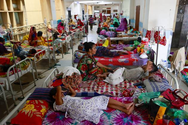 Bangladesh Confronts Surge In Dengue Cases - Dhaka Children suffer from dengue fever receive medical treatment at a hospital, in Dhaka, Bangladesh, July 14, 2023. . Dengue infection has increased five times since 1 January to 31 May this year in Bangladesh. Children aged less than 15 years suffer from dengue fever the most. Dengue infection rates are usually high during monsoon and in the slum areas. Four variations of this virus have been identified. If infected with more than one variation or for the second time, severity of the infection is way more intense. Since many children are being diagnosed with dengue for the second or third time now, the situation is getting complicated. Meanwhile, many children with dengue infection are being a  Copyright: xSuvraxKantixDas ABACAx 860725_016 SuvraxKantixDas ABACAx 860725_016