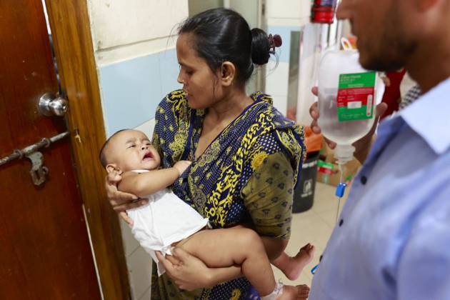 Bangladesh Confronts Surge In Dengue Cases - Dhaka Children suffer from dengue fever receive medical treatment at a hospital, in Dhaka, Bangladesh, July 14, 2023. . Dengue infection has increased five times since 1 January to 31 May this year in Bangladesh. Children aged less than 15 years suffer from dengue fever the most. Dengue infection rates are usually high during monsoon and in the slum areas. Four variations of this virus have been identified. If infected with more than one variation or for the second time, severity of the infection is way more intense. Since many children are being diagnosed with dengue for the second or third time now, the situation is getting complicated. Meanwhile, many children with dengue infection are being a  Copyright: xSuvraxKantixDas ABACAx 860725_021 SuvraxKantixDas ABACAx 860725_021