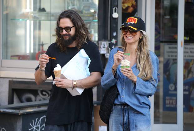 Heidi Klum And Tom Kaulitz Out Shopping - NYC Heidi Klum with her husband Tom Kaulitz in love in the big apple, they have lunch at Bar Pitti restaurant then shopping all around Soho, especially in lingerie store in New York City, NY, USA on June 26, 2022. Photo by Dylan Travis ABACAPRESS.COM New York City NY United States  Copyright: xDylanxTravis ABACAx 815464_104 DylanxTravis ABACAx 815464_104 