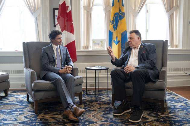 July 17, 2023, Halifax, NS, Canada: Prime Minister Justin Trudeau, left, and Mike Savage, mayor of the Halifax Regional Municipality, meet at City Hall in Halifax, Monday, July 17, 2023. Halifax Canada - ZUMAc35_ 20230717_zaf_c35_067 Copyright: xDarrenxCalabresex