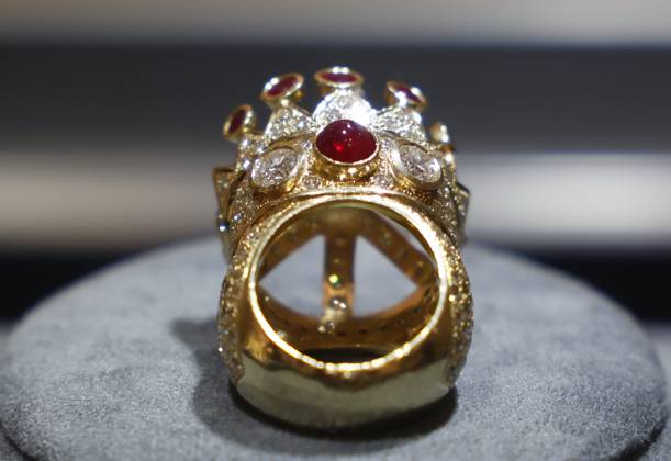 Gold, Ruby, and Diamond Crown Ring, designed and commissioned by Tupac Shakur in 1996 is on display at a media preview exclusive first-look at Sotheby s third dedicated Hip Hop Auction at Sotheby s on Thursday, July 20, 2023 in New York City.  NYP20230720134 JOHNxANGELILLO