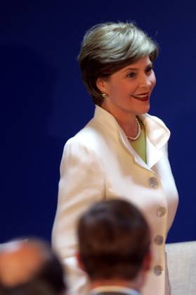 Laura Bush s Visit in Amman - Jordan U.S. First Lady Laura Bush arrives in Amman, Jordan on October 25, 2007, for a visit that is a part of a regional tour that aims to highlight the need for Middle Eastern Arab countries tp unite in the fight against breast cancer. Photo by Balkis Press ABACAPRESS.COM Amman Jordan  Copyright: xBalkisxPress ABACAx 135631_12 BalkisxPress ABACAx 135631_12 