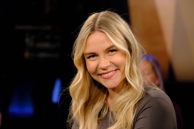 Dagi Bee as a guest in the NDR Talk Show in the TV studio Hamburg Lokstedt, broadcast on 4 8 2023