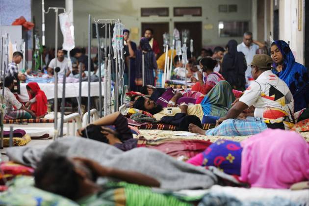 Bangladesh Confronts Surge In Dengue Cases - Dhaka People suffering from dengue fever as they admitted for treatment at a government hospital in Dhaka, Bangladesh, on August 12, 2023. The dengue outbreak in Bangladesh has taken a worrisome turn as the number of cases and fatalities continue to rise, signaling an alarming trend this year. Photo by Habibur Rahman ABACAPRESS.COM Dhaka 1100 Bangladesh  Copyright: xHabiburxRahman ABACAx 863765_001 HabiburxRahman ABACAx 863765_001