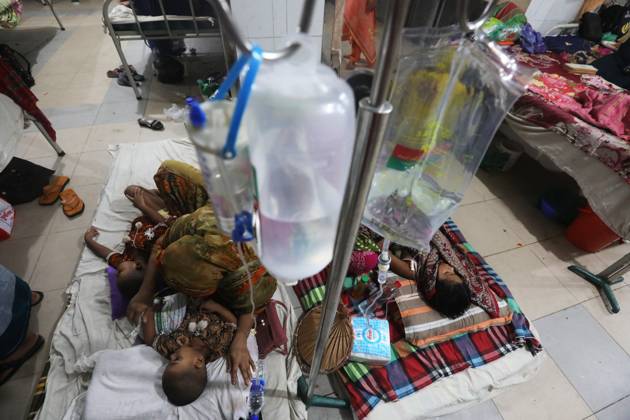 Bangladesh Confronts Surge In Dengue Cases - Dhaka People suffering from dengue fever as they admitted for treatment at a government hospital in Dhaka, Bangladesh, on August 12, 2023. The dengue outbreak in Bangladesh has taken a worrisome turn as the number of cases and fatalities continue to rise, signaling an alarming trend this year. Photo by Habibur Rahman ABACAPRESS.COM Dhaka 1100 Bangladesh  Copyright: xHabiburxRahman ABACAx 863765_009 HabiburxRahman ABACAx 863765_009