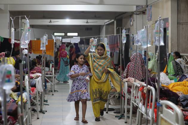 Bangladesh Confronts Surge In Dengue Cases - Dhaka People suffering from dengue fever as they admitted for treatment at a government hospital in Dhaka, Bangladesh, on August 12, 2023. The dengue outbreak in Bangladesh has taken a worrisome turn as the number of cases and fatalities continue to rise, signaling an alarming trend this year. Photo by Habibur Rahman ABACAPRESS.COM Dhaka 1100 Bangladesh  Copyright: xHabiburxRahman ABACAx 863765_012 HabiburxRahman ABACAx 863765_012