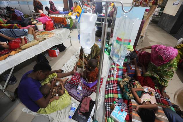 Bangladesh Confronts Surge In Dengue Cases - Dhaka People suffering from dengue fever as they admitted for treatment at a government hospital in Dhaka, Bangladesh, on August 12, 2023. The dengue outbreak in Bangladesh has taken a worrisome turn as the number of cases and fatalities continue to rise, signaling an alarming trend this year. Photo by Habibur Rahman ABACAPRESS.COM Dhaka 1100 Bangladesh  Copyright: xHabiburxRahman ABACAx 863765_014 HabiburxRahman ABACAx 863765_014