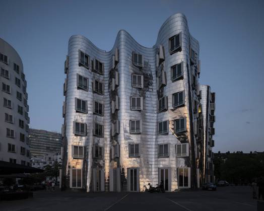 Gehry Bauten, architect Zaha Hadid, Medienhafen, Dusseldorf, North Rhine-Westphalia, Germany, Europe Copyright: BenxPipe 848-2699 RECORD DATE NOT STATED